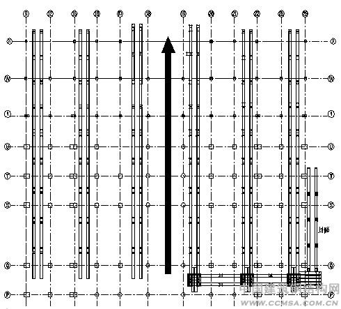 郑州东站站房钢结构施工 栈桥及吊机行走布置图 \